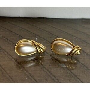 Trifari Earrings Gold tone faux pearls Timeless style SIGNED Vintage Classic